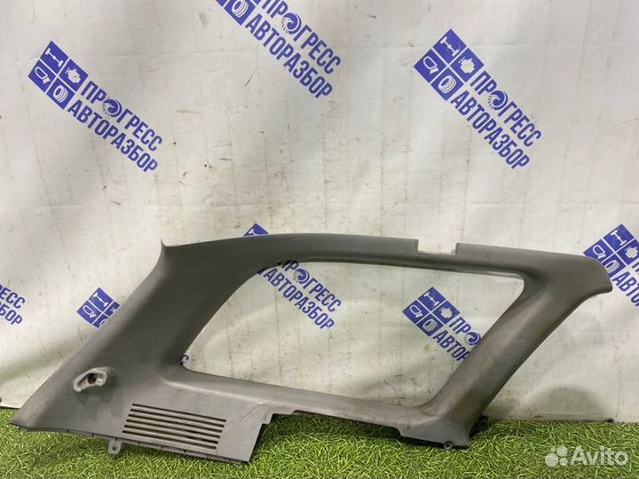 Обшивка багажника задняя левая Toyota Avensis