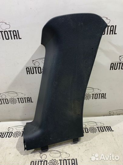 Обшивка стойки левая Nissan Terrano D10 K4MA606