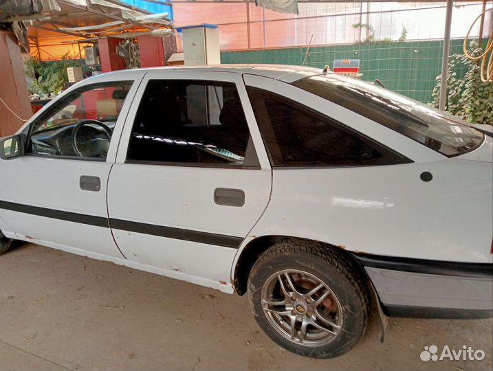 Opel Vectra, 1989