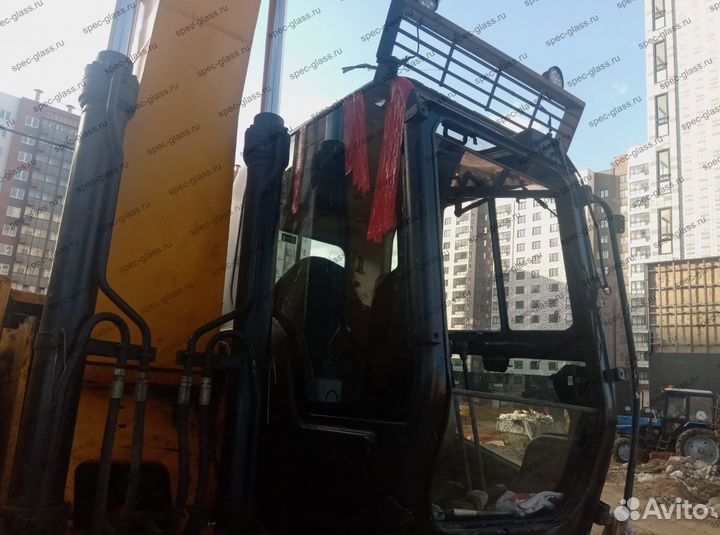 Стекло кабины New Holland MH 8.6 Industry