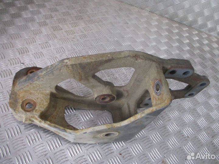 Кронштейн рессоры передний левый DAF 1606969