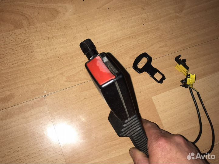 Замок ремня Мерседес мл гл 164