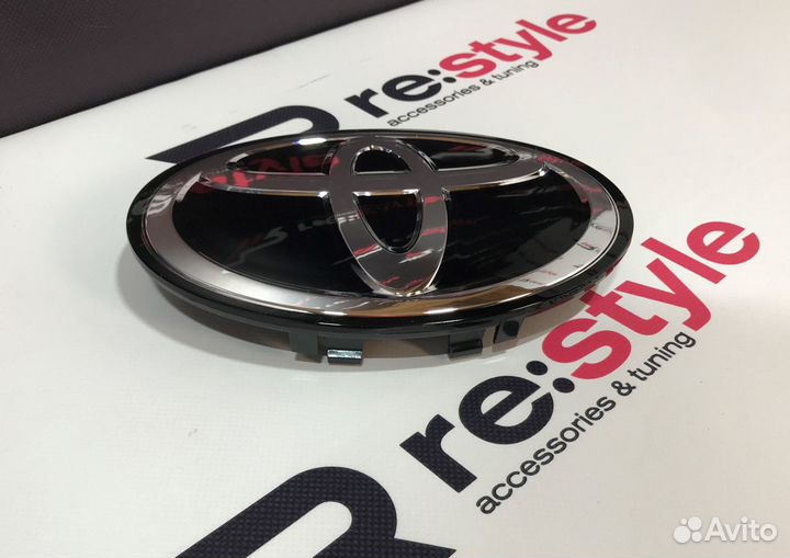 Эмблема в решетку Toyota Land Cruiser 200 B255