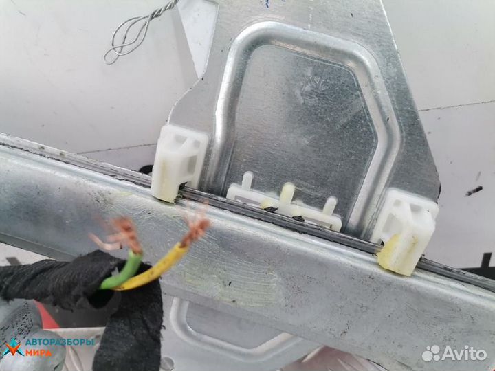 Стеклоподъемник передний правый Peugeot Partner