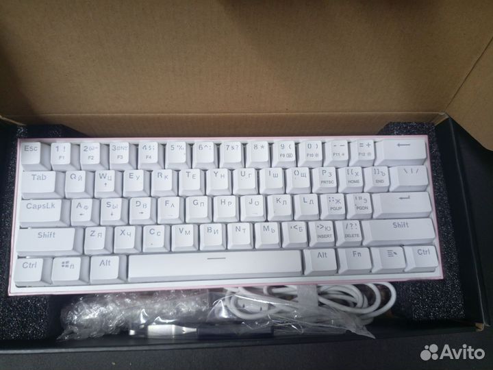 Механическая клавиатура белая