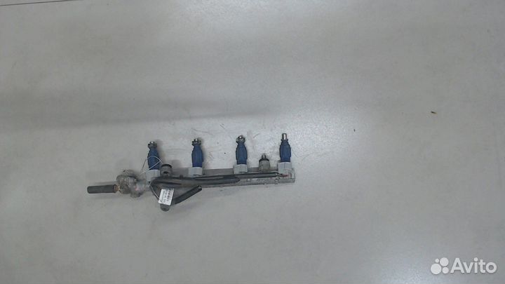 Форсунка топливная Toyota Yaris, 2003