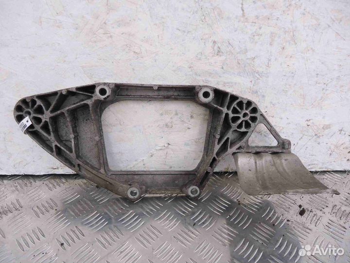 Кронштейн заднего редуктора Audi A4 B8 8K0599287G