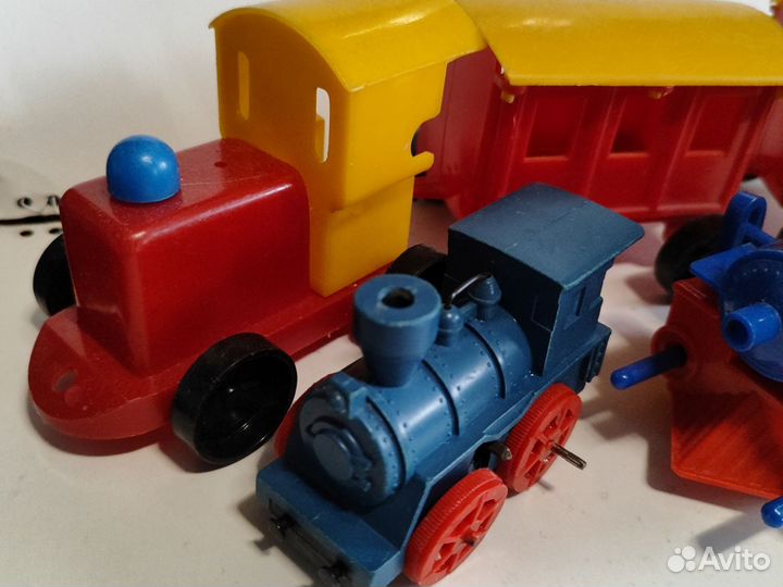 Игрушки СССР Паровозы завидные штамп цена