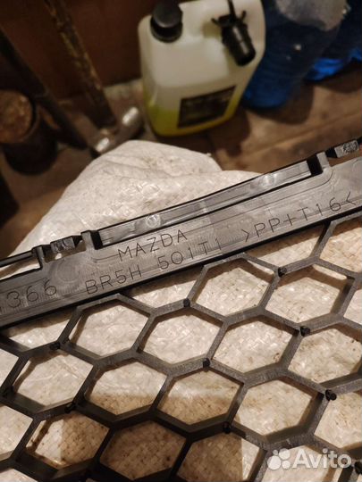 Решетка переднего бампера mazda 3 BK