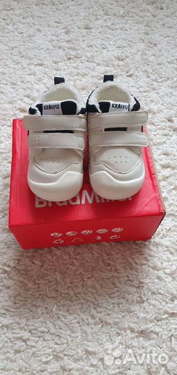 Кроссовки утеплённые на мальчика 19-20 размер