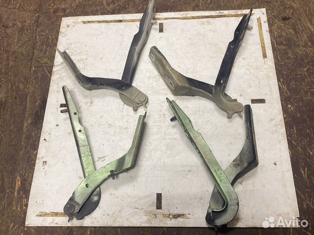 Петля капота Peugeot 307