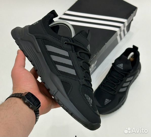 Кроссовки спортивные Adidas