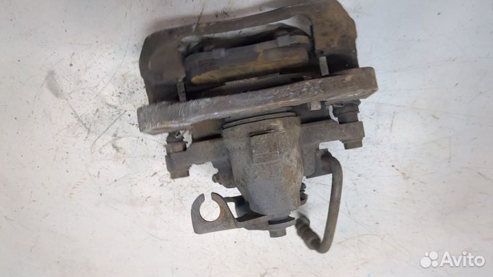 Суппорт левый задний Chrysler Town-Country 2008