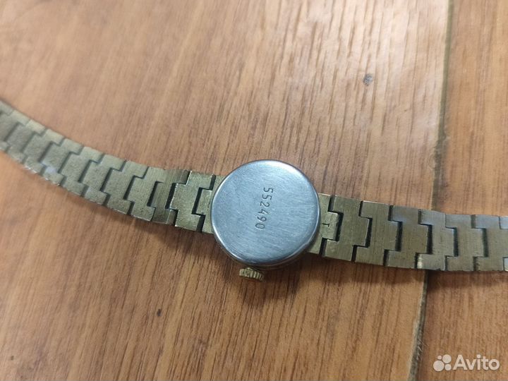 Часы наручные женские чайка СССР