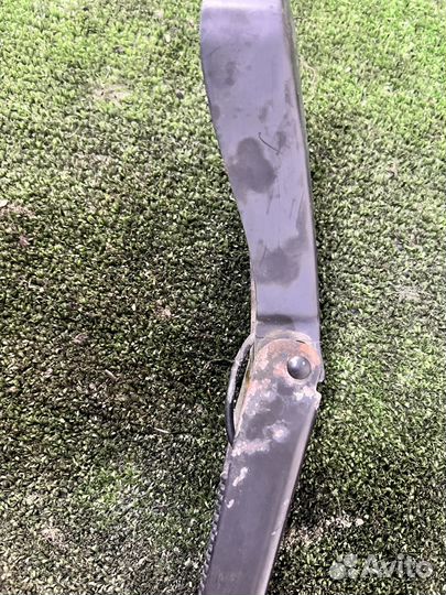 Поводок дворника левый volvo s60