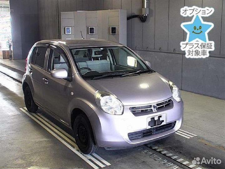 Фонарь правый Toyota Passo KGC30