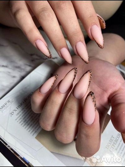 Маникюр с покрытием,наращивание ногтей,педикюр