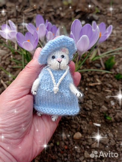 Игрушка вязаная брелок Кошка или Кот