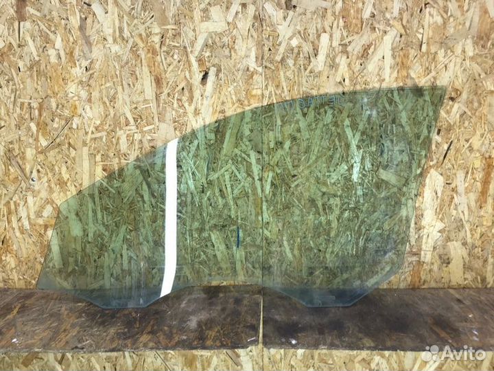 Стекло двери переднее правое Volkswagen Jetta 6