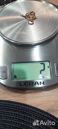 Жесткий золотой браслет