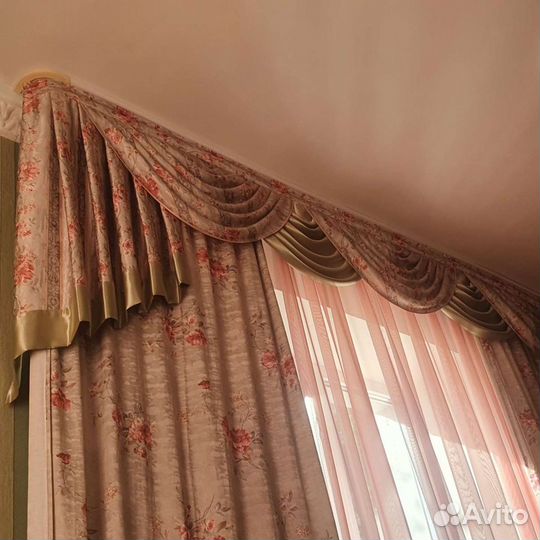 Шторы с ламбрекеном на 2 окна+покрывало