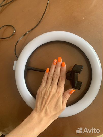 Кольцевая светодиодная лампа