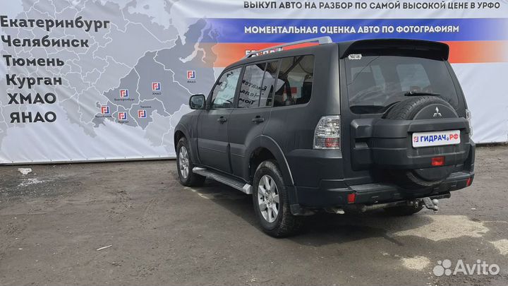 Кнопка блокировки дифференциала Mitsubishi Pajero