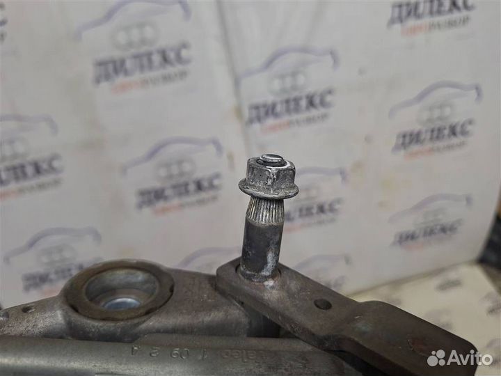 Трапеция стеклоочистителей Audi Q7 2005