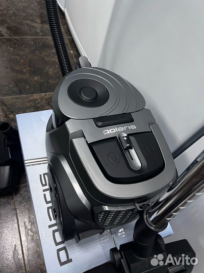 Пылесос Polaris PVC2031RUS