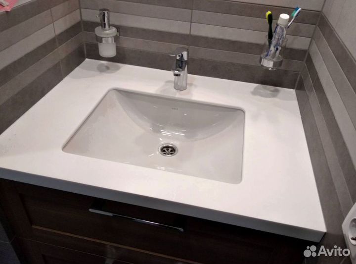 Столешница для ванной из искуственного камня