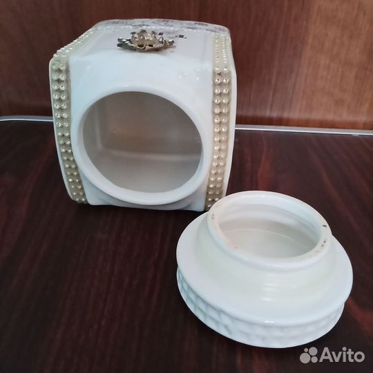Керамическая ёмкость для хранения чая