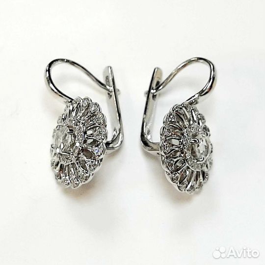 Золотые серьги с бриллиантами