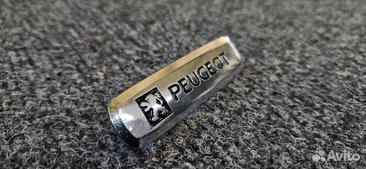 Значек (шильдик) Peugeot