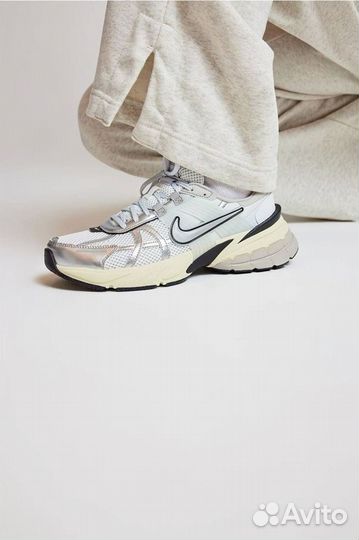 Nike V2K Run Runtekk Summit White Metallic Silver