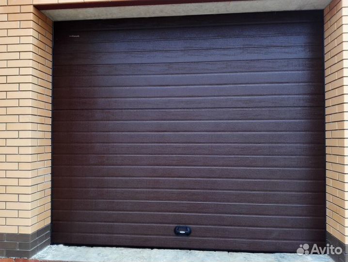 Секционные ворота подъемные