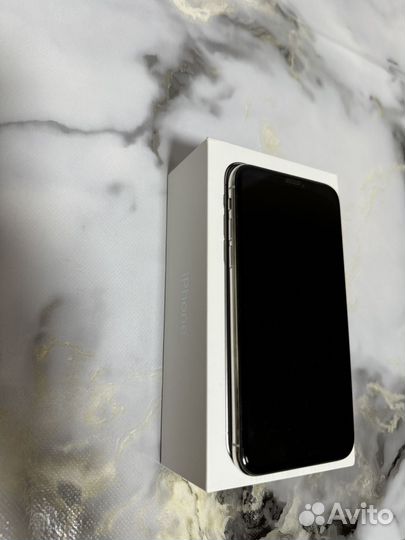 iPhone X, 64 ГБ