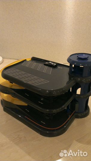 Многоуровневый игрушечный паркинг