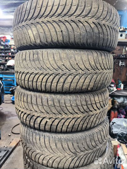 Goodyear UltraGrip Ice 215/60 R16