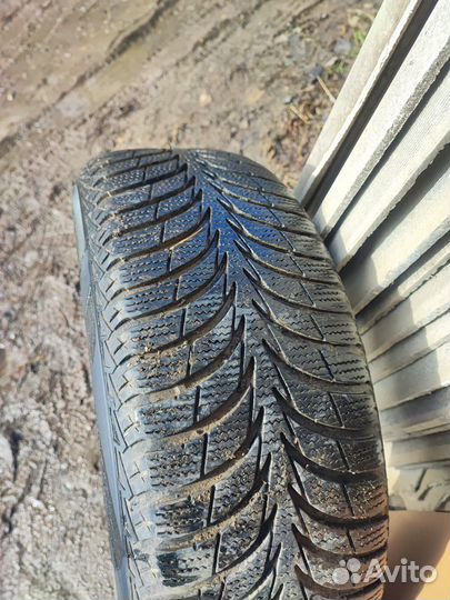 Goodyear UltraGrip 215/65 R16