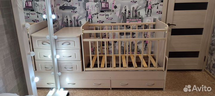 Детская кроватка трансформер с маятником