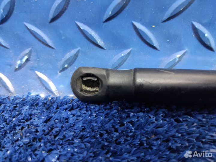 Амортизатор капота Volvo Xc60