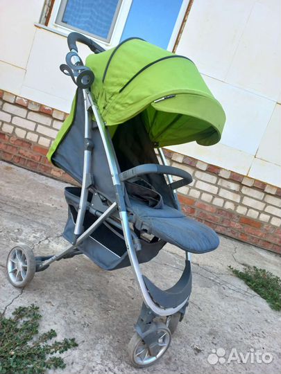 Прогулочная коляска