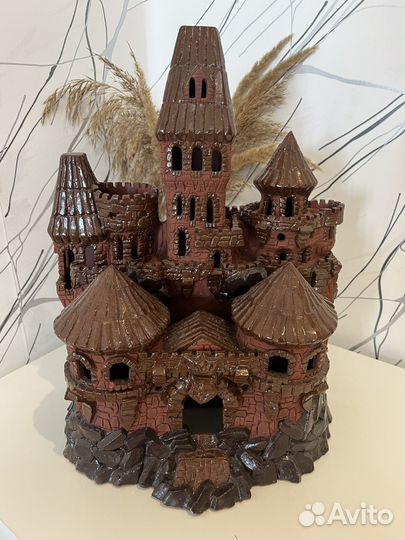 Замок в аквариум