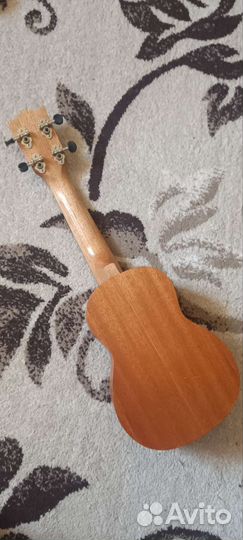 Гитара укулеле