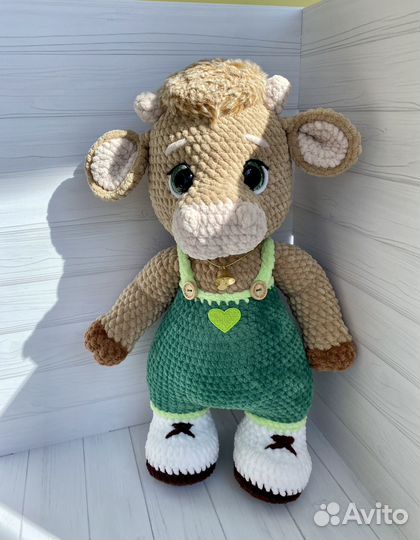 Вязаная игрушка бычок амигуруми