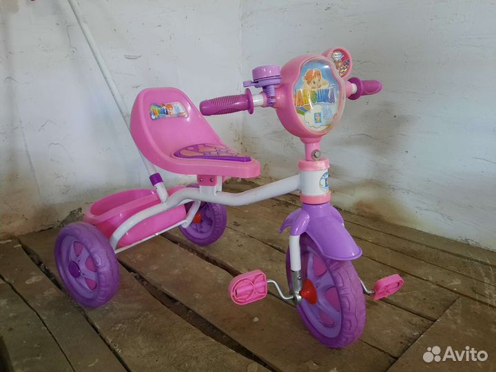 Трехколесный велосипед