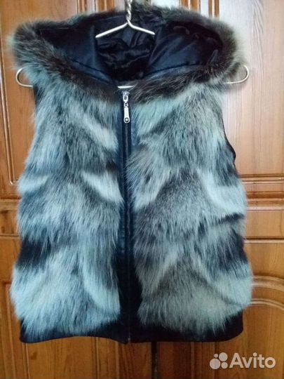 Меховая жилетка чернобурка