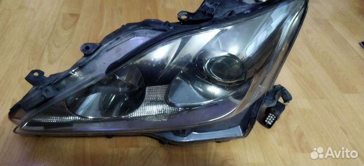 Фара на lexus is 250