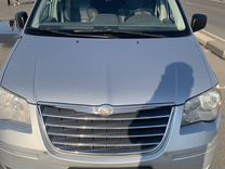 Chrysler Town & Country 3.3 AT, 2009, 340 000 км, с пробегом, цена 1 050 000 руб.