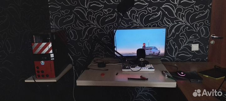 Игровой компьютер с монитором